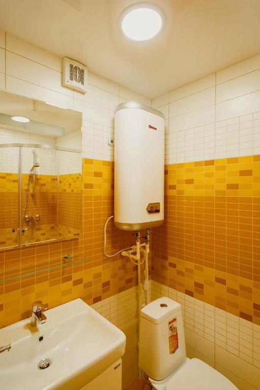 Bathrooms on a budget – 33 chic yet cheap bathroom ideas